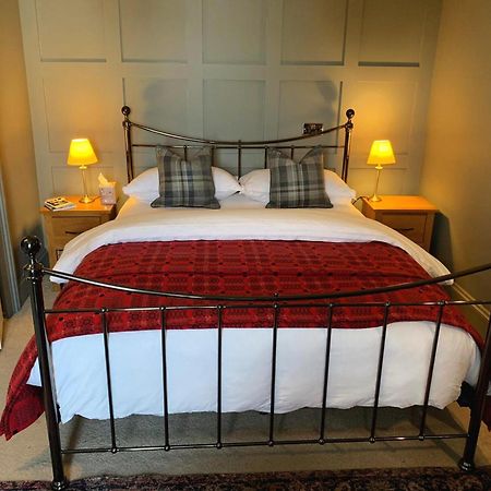ローアーン Dylan Thomas Sea View Bed & Breakfast エクステリア 写真