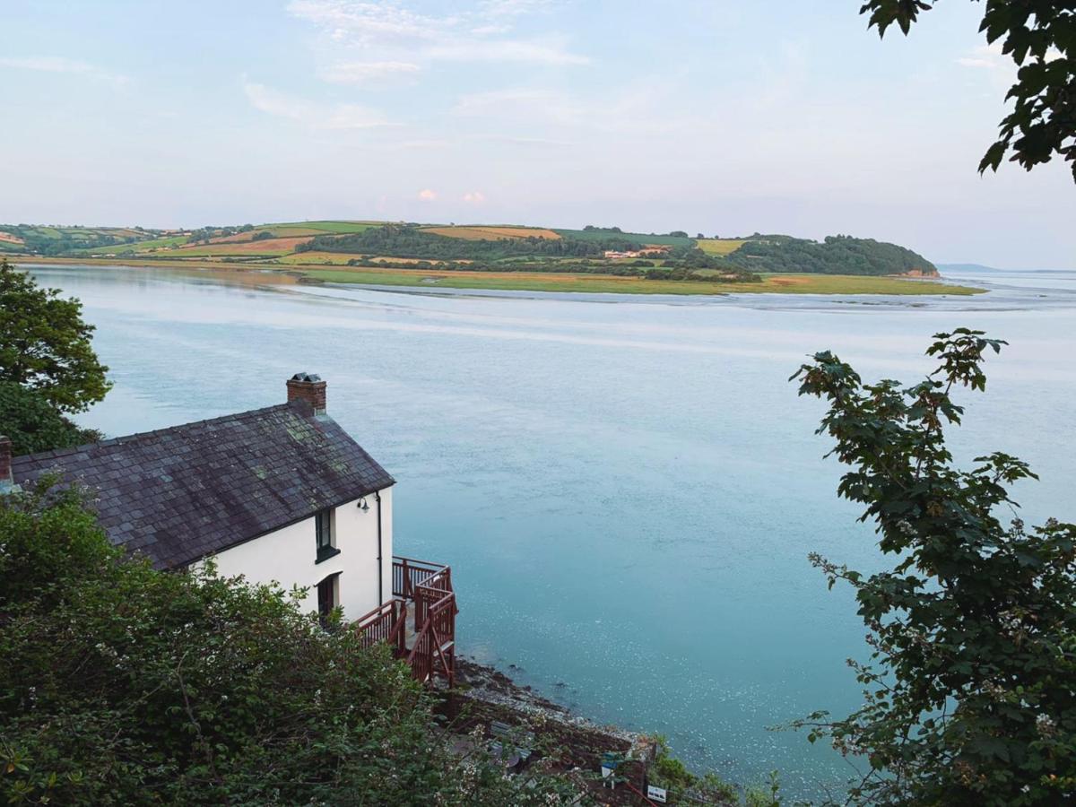 ローアーン Dylan Thomas Sea View Bed & Breakfast エクステリア 写真