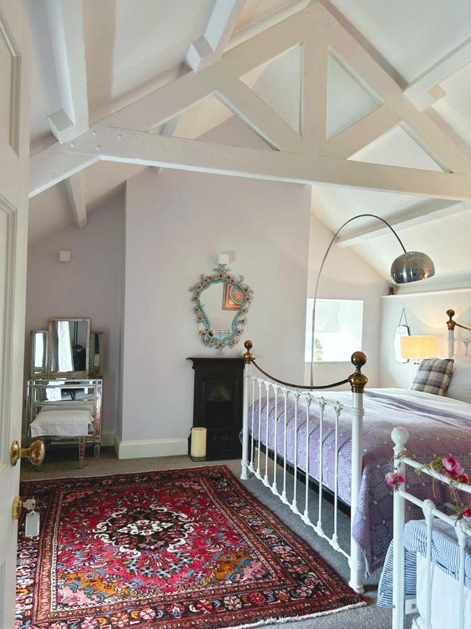 ローアーン Dylan Thomas Sea View Bed & Breakfast エクステリア 写真